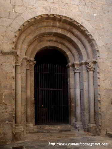 ACCESO DESDE EL TRANSEPTO A LA TORRE NORTE